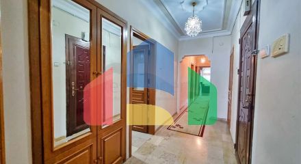 Квартира планировки 3+1 в центре города Анталия