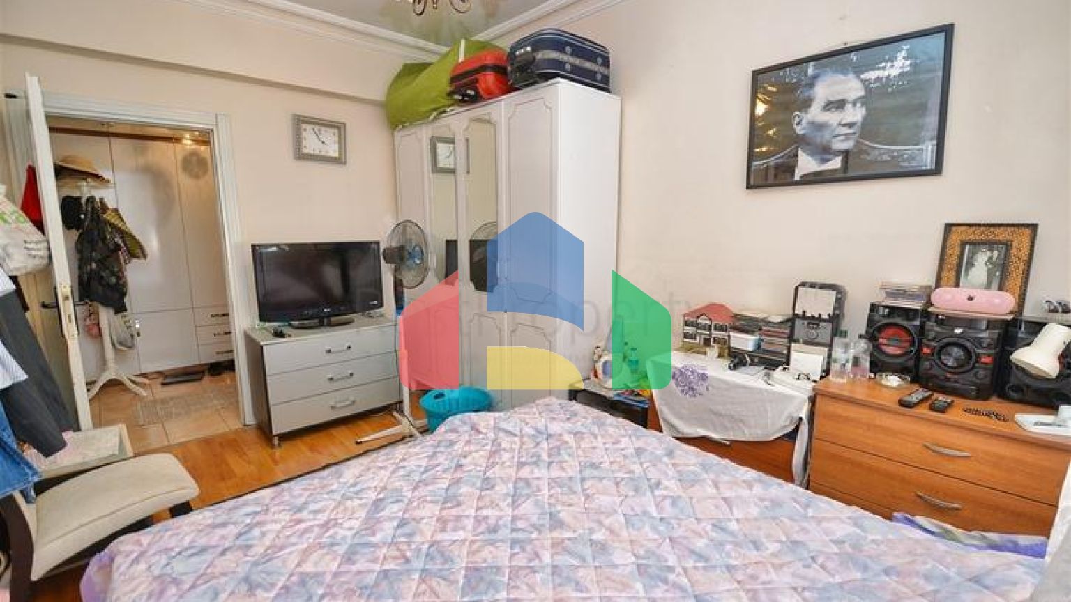 Квартира планування 3 + 1 в центрі міста Анталія