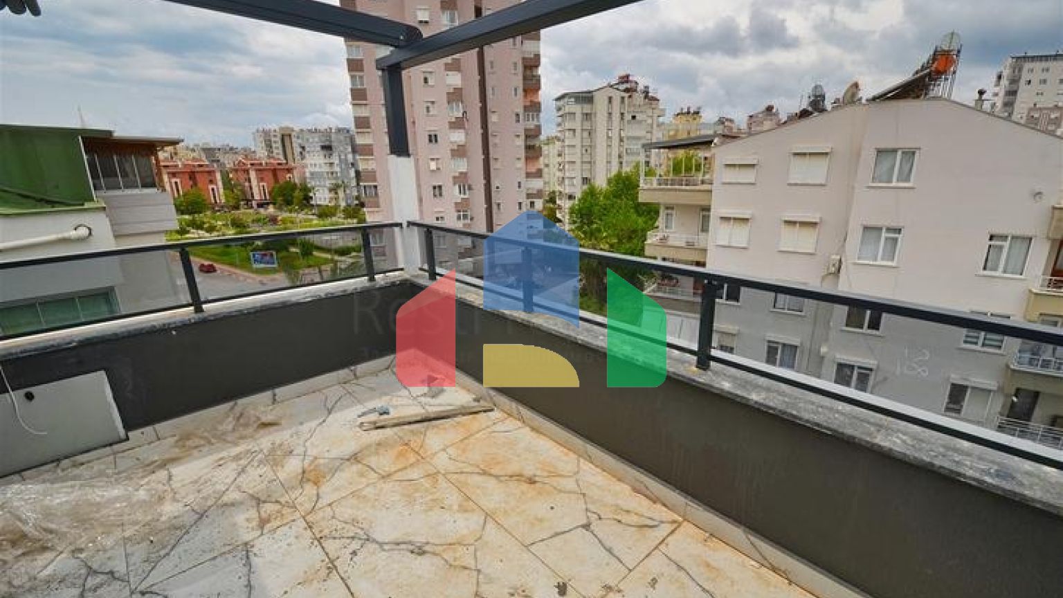 Квартиры планировки 2+1 и 3+1 в микрорайоне Ешильбахче - Анталья