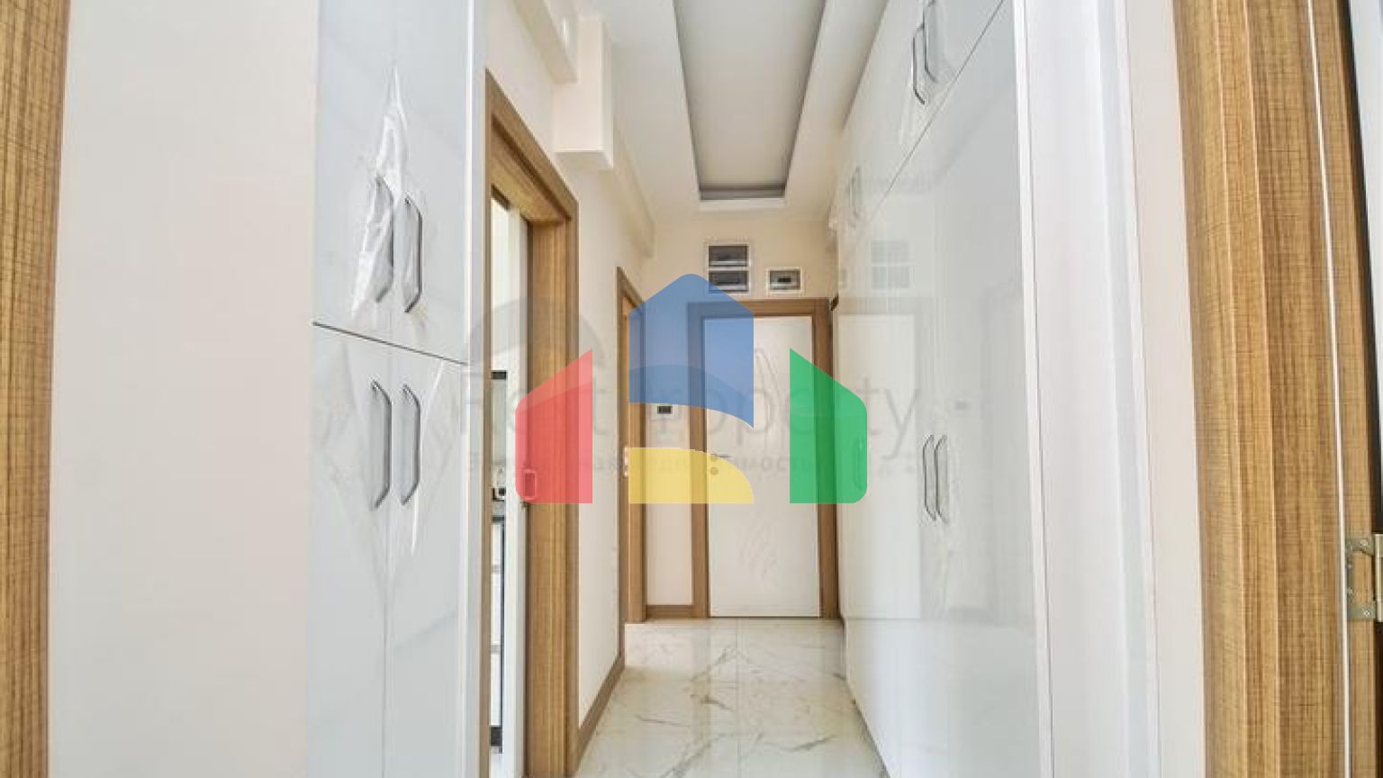 Квартира планування 6 + 1 в центрі міста Анталії