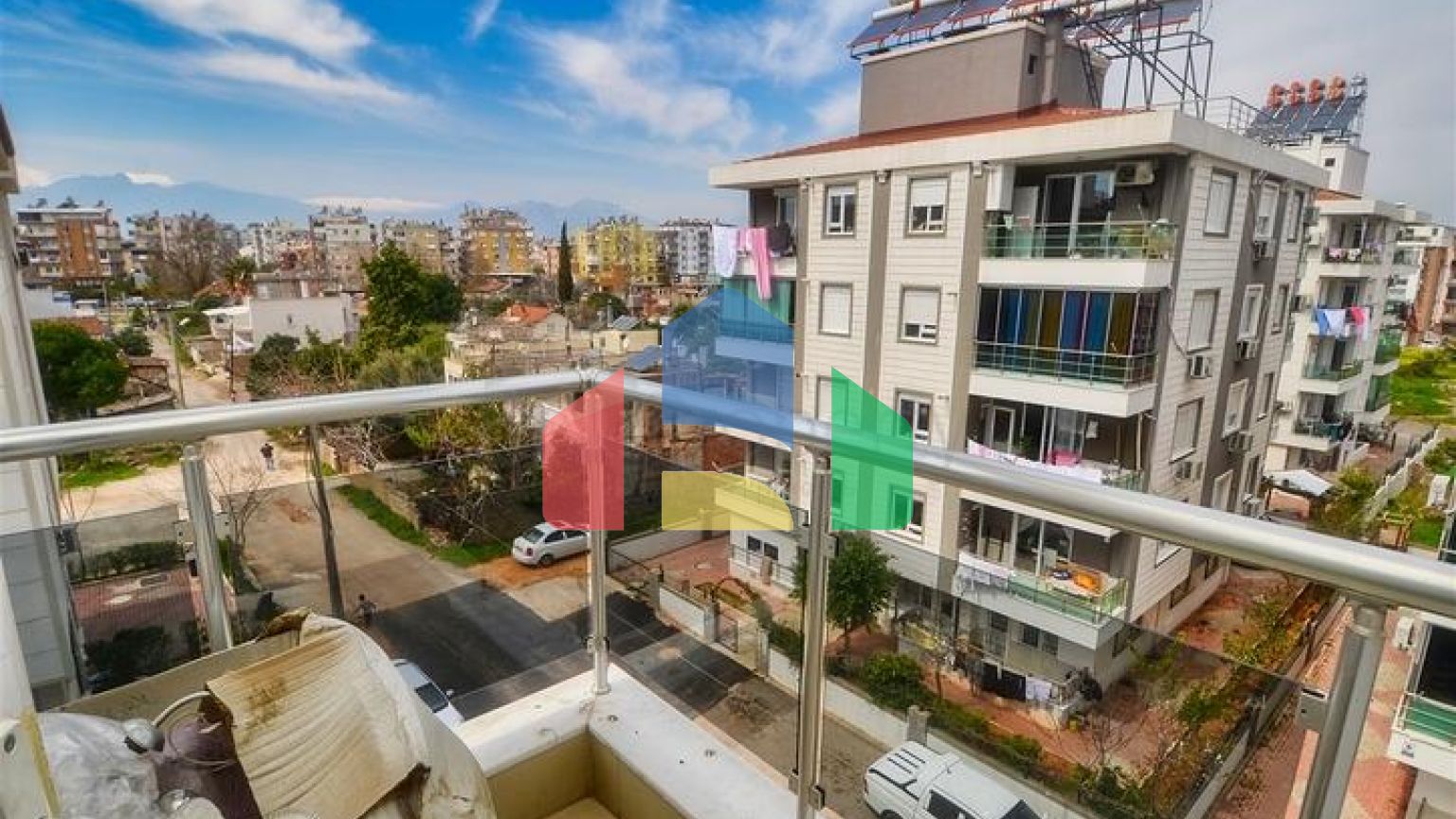 Квартира планування 2 + 1 в мікрорайоні Кизиларик - Анталія