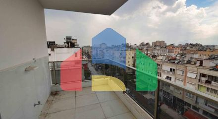 Простора квартира планування 3 + 1 в центрі міста Анталія