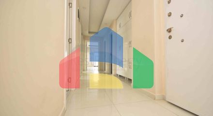 Простора квартира планування 3 + 1 в центрі міста Анталія