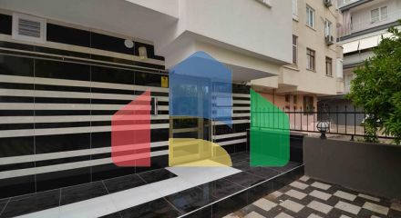 Простора квартира планування 3 + 1 в центрі міста Анталія