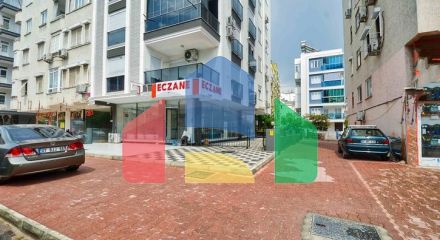 Простора квартира планування 3 + 1 в центрі міста Анталія