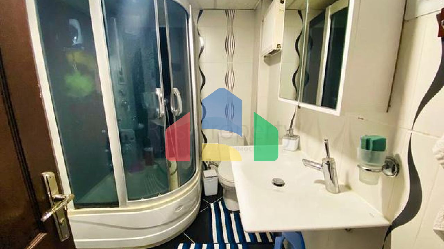 Квартира планировки 3+1 в центре города Анталия