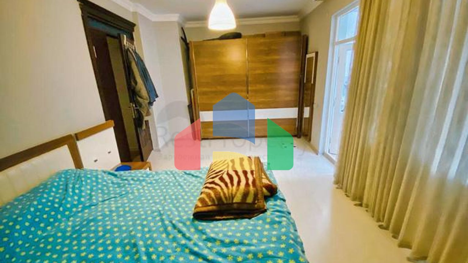 Квартира планировки 3+1 в центре города Анталия