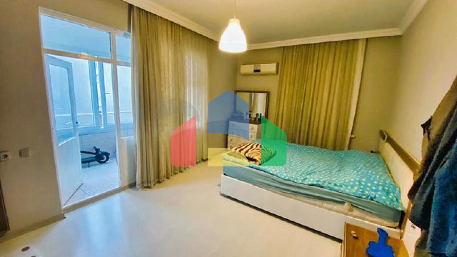 Квартира планировки 3+1 в центре города Анталия