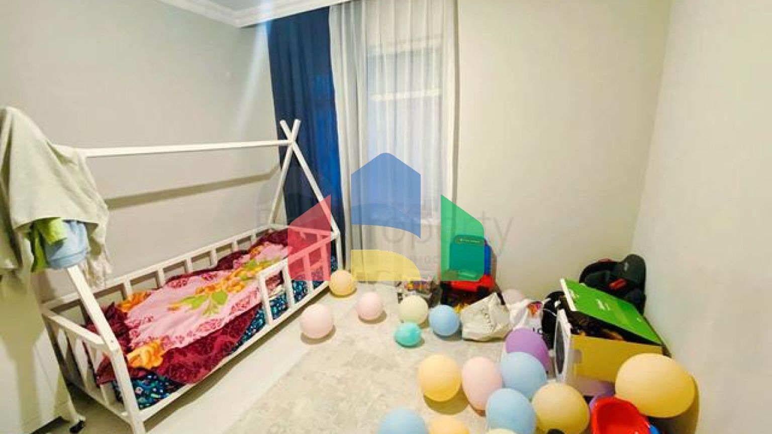 Квартира планировки 3+1 в центре города Анталия