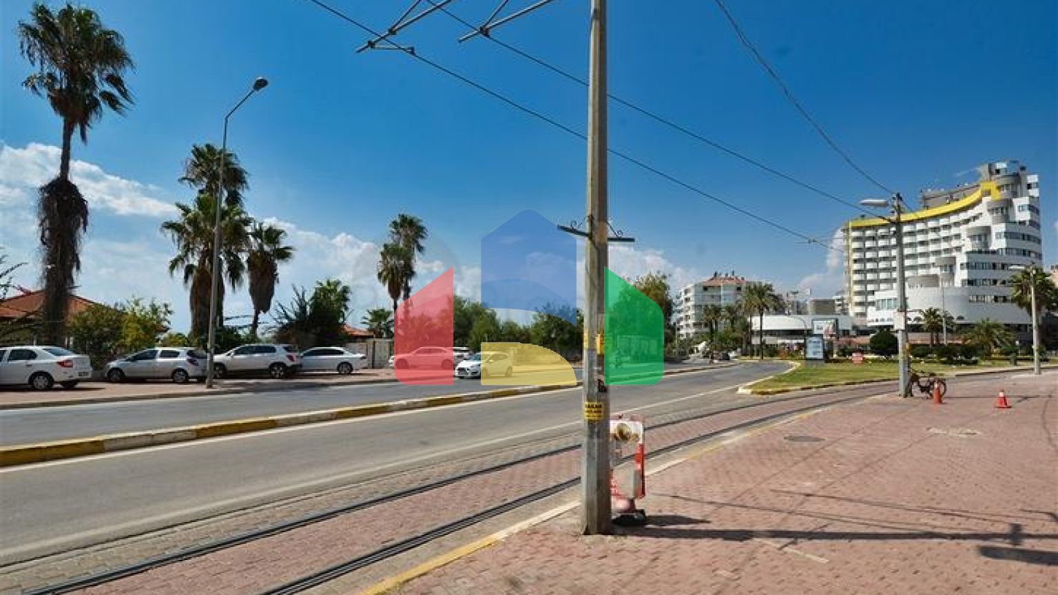 Квартира планировки 3+1 в центре города Анталия