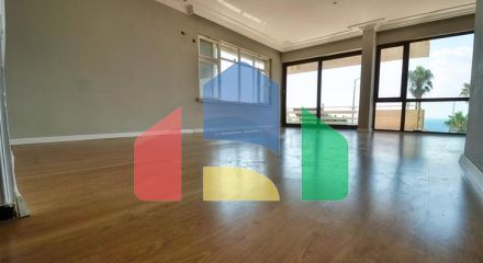 Квартира планировки 3+1 в центре города Анталия