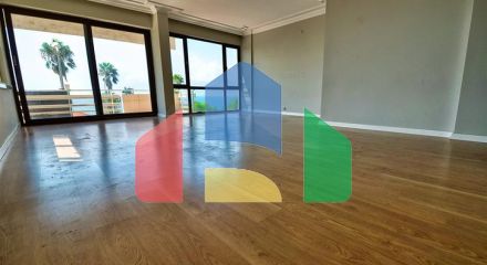 Квартира планировки 3+1 в центре города Анталия