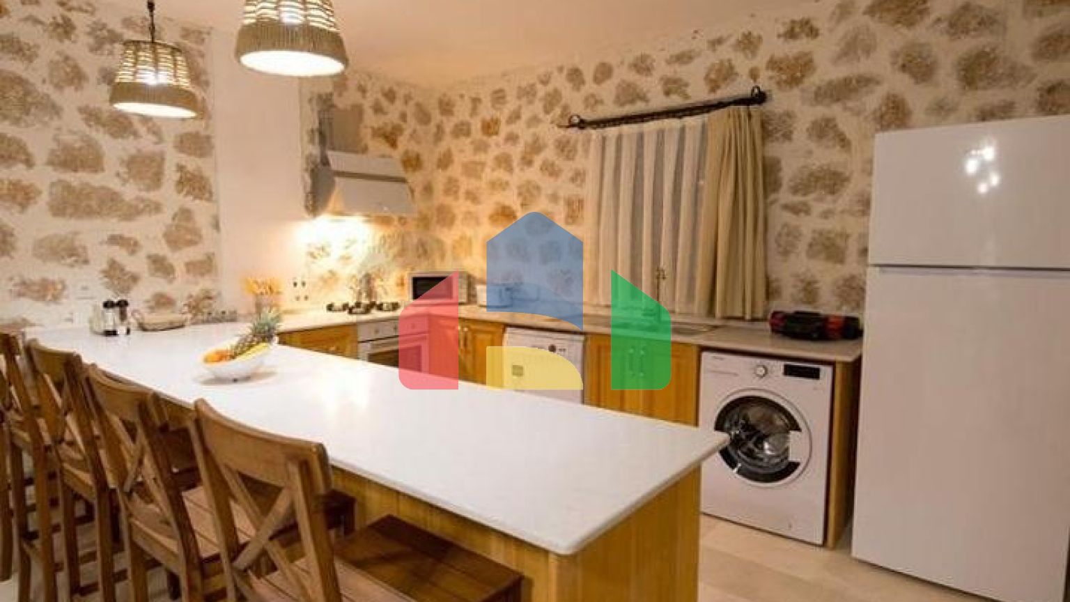 На продаж виставлені дві вілли в районі Каш-Анталія