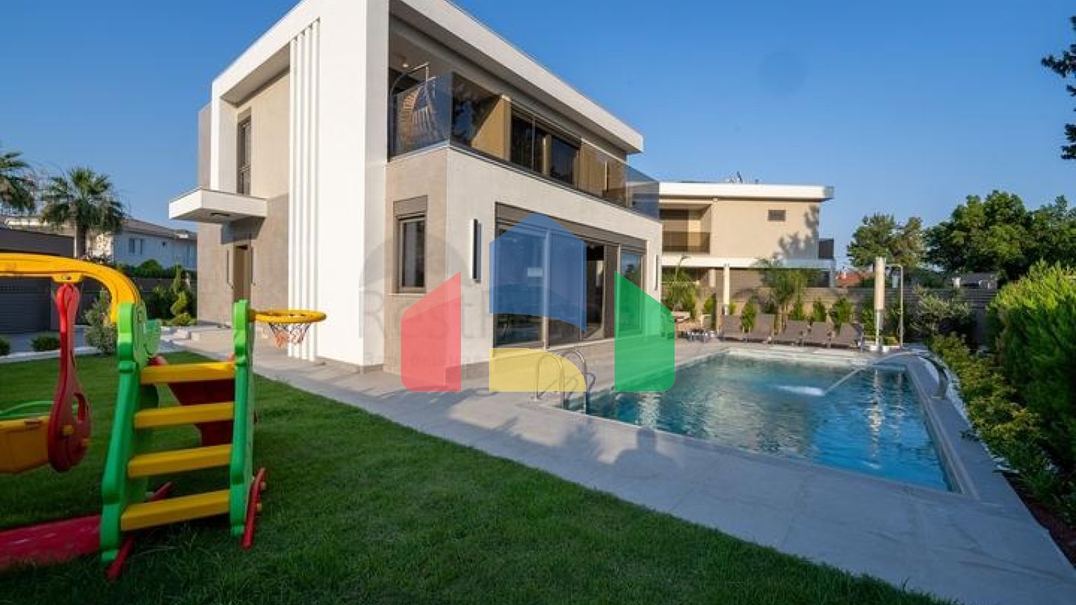 На продажу выставленны индевидуальные Виллы планировки 4+1 в районе Кемер - Анталия