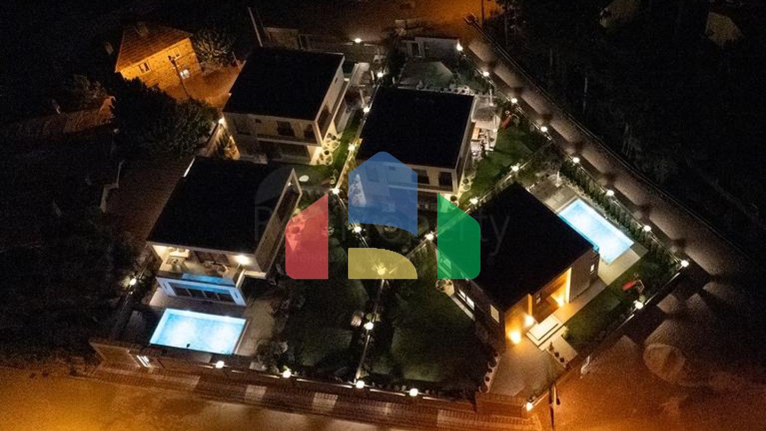 На продажу выставленны индевидуальные Виллы планировки 4+1 в районе Кемер - Анталия