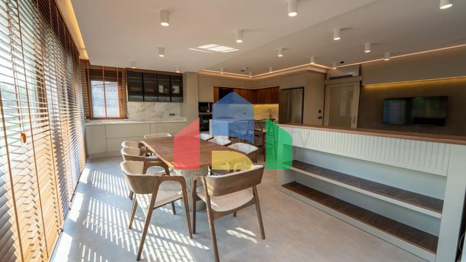 На продажу выставленны индевидуальные Виллы планировки 4+1 в районе Кемер - Анталия