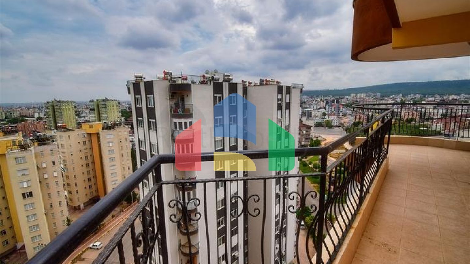 Квартири планування 3 + 1 в районі Кепез - Анталія