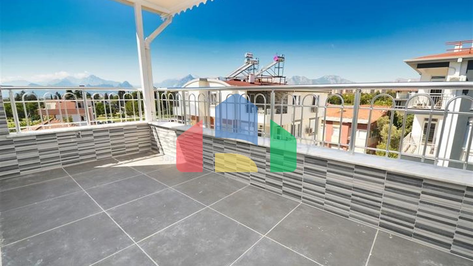 Квартири планування 2+1 і 6+1 дуплекс в районі Кепез-Анталія