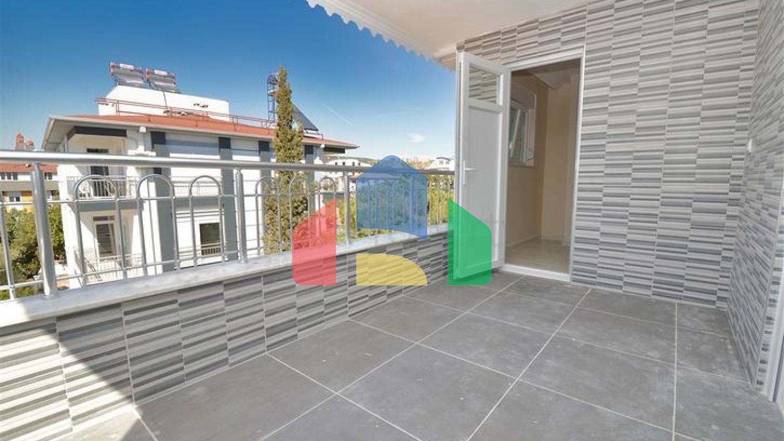 Квартири планування 2+1 і 6+1 дуплекс в районі Кепез-Анталія