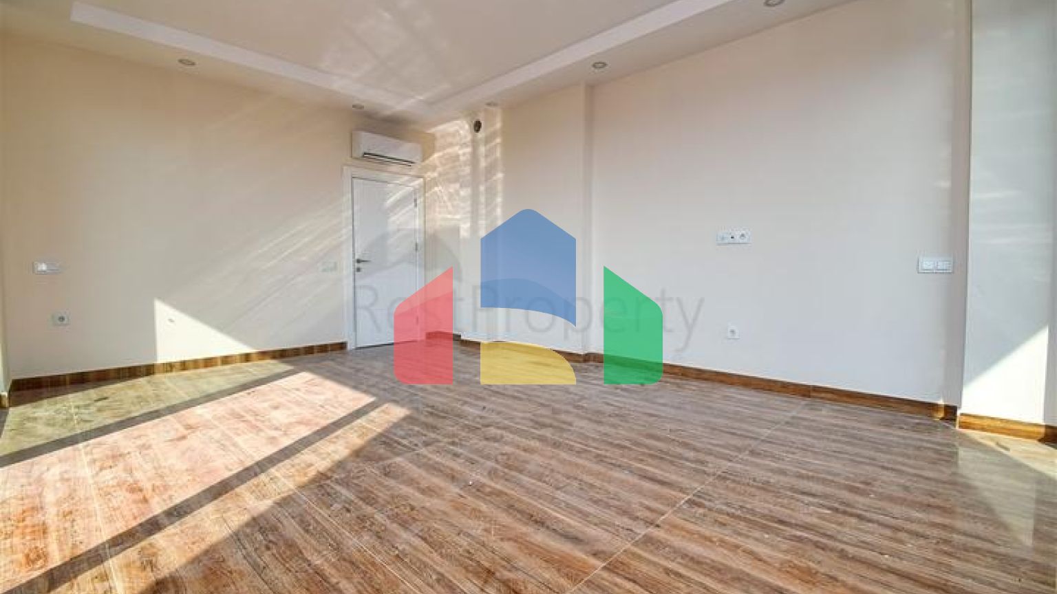 Інвестиційний проект на продаж виставлено будівлю в районі Алтинташ-Анталія