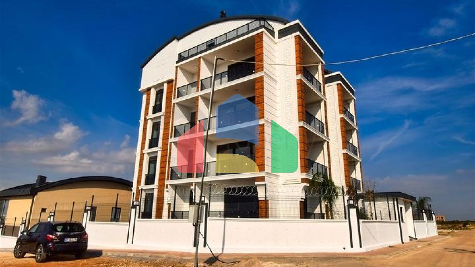 Інвестиційний проект на продаж виставлено будівлю в районі Алтинташ-Анталія