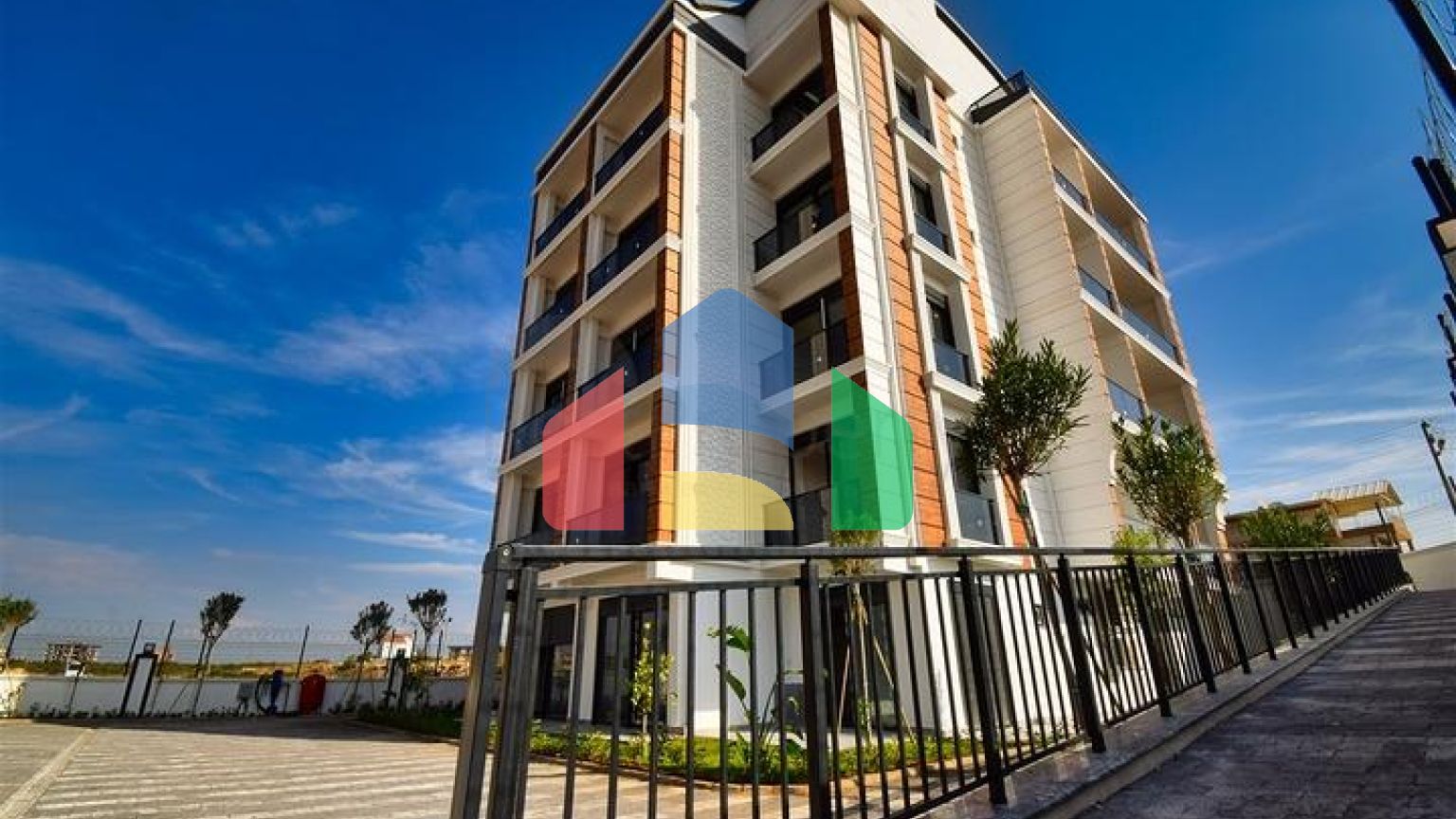 Інвестиційний проект на продаж виставлено будівлю в районі Алтинташ-Анталія