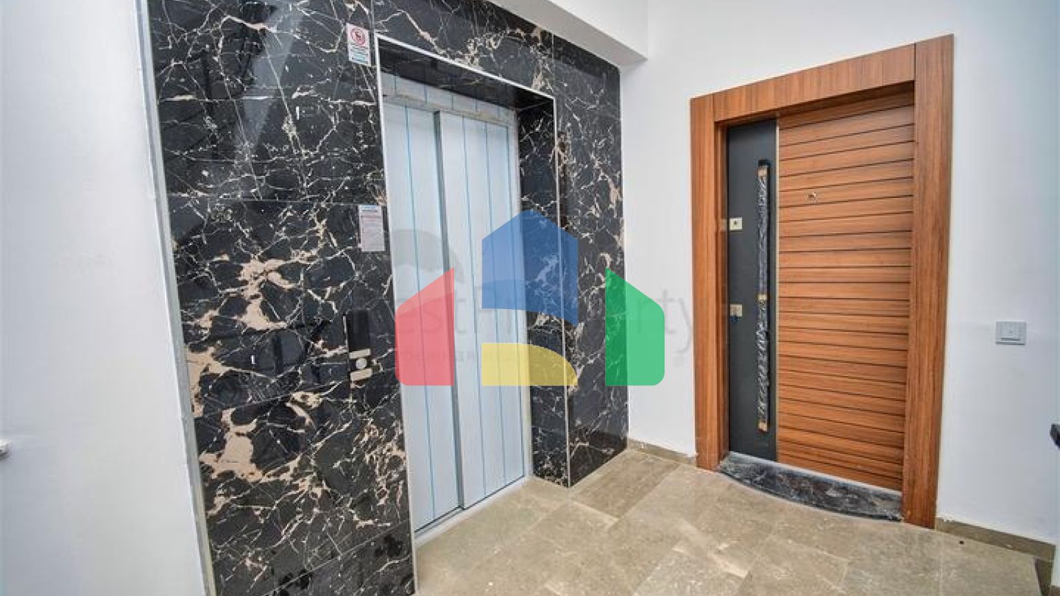 Інвестиційний проект на продаж виставлено будівлю в районі Алтинташ-Анталія