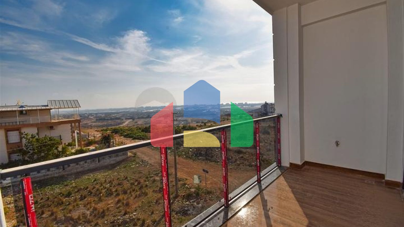 Інвестиційний проект на продаж виставлено будівлю в районі Алтинташ-Анталія