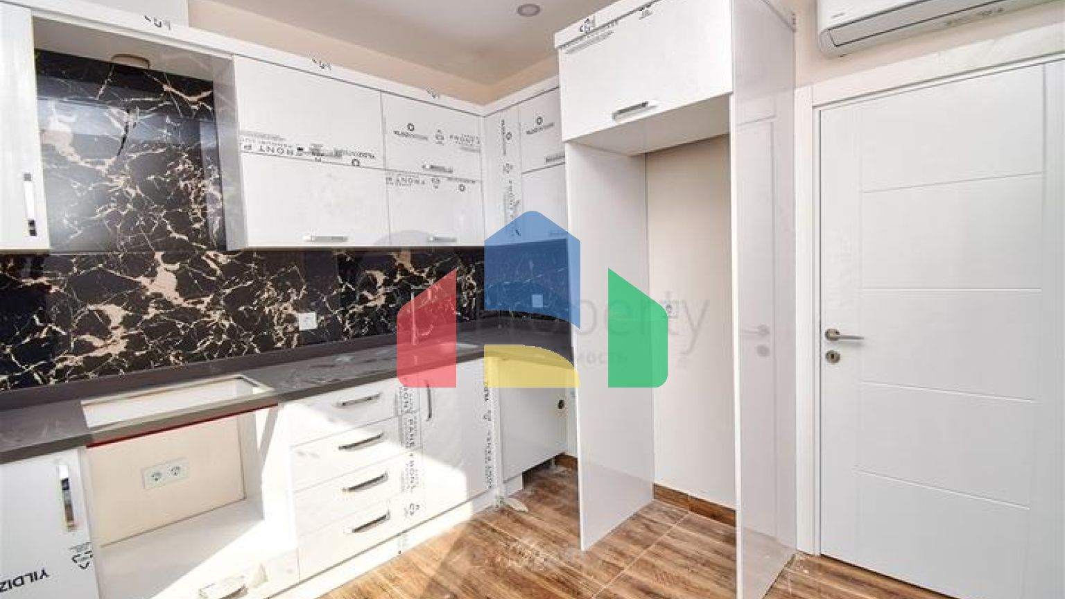 Інвестиційний проект на продаж виставлено будівлю в районі Алтинташ-Анталія