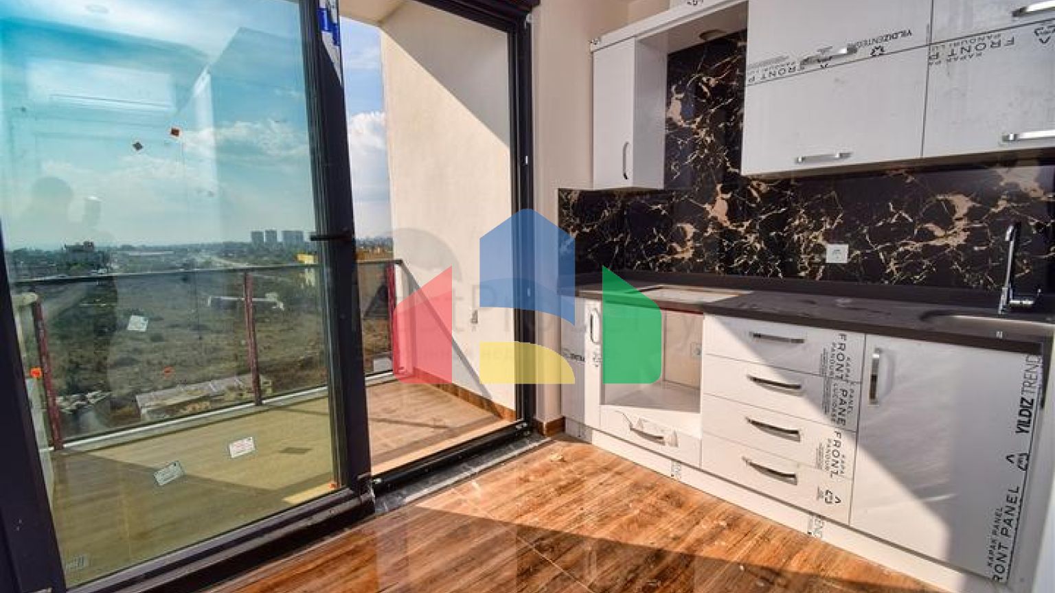 Інвестиційний проект на продаж виставлено будівлю в районі Алтинташ-Анталія