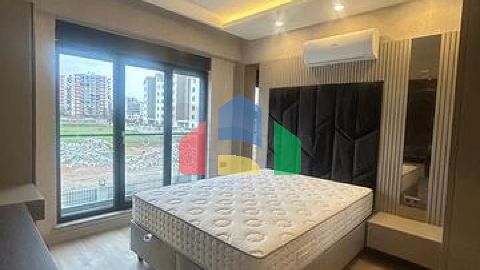 Квартира планування 2 + 1 в найпрестижнішому комплексі району Алтинташ - Анталія