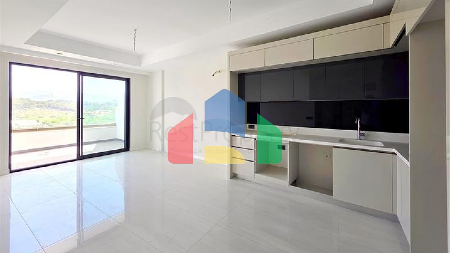 Розкішна квартира біля моря з розвиненою інфраструктурою в Тюрклері