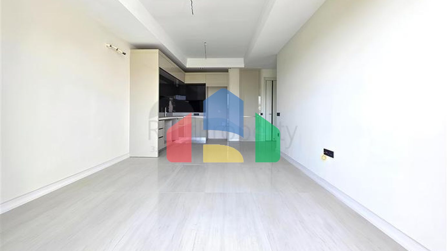 Розкішна квартира біля моря з розвиненою інфраструктурою в Тюрклері