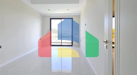 Розкішна квартира біля моря з розвиненою інфраструктурою в Тюрклері