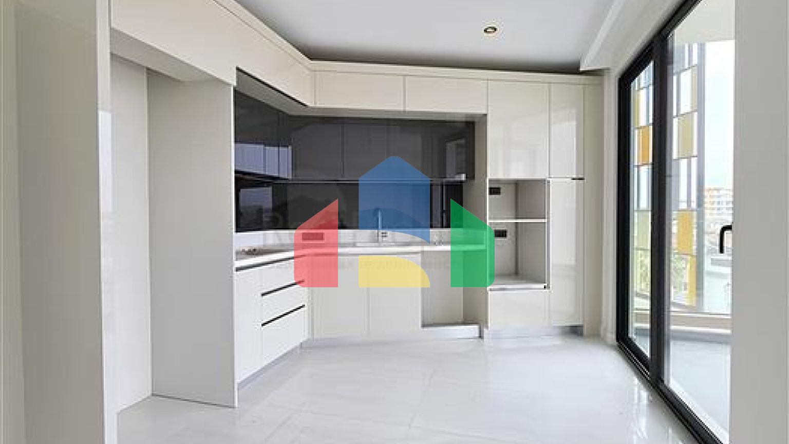 Розкішна квартира формату 3 + 1 в сучасному житловому комплексі