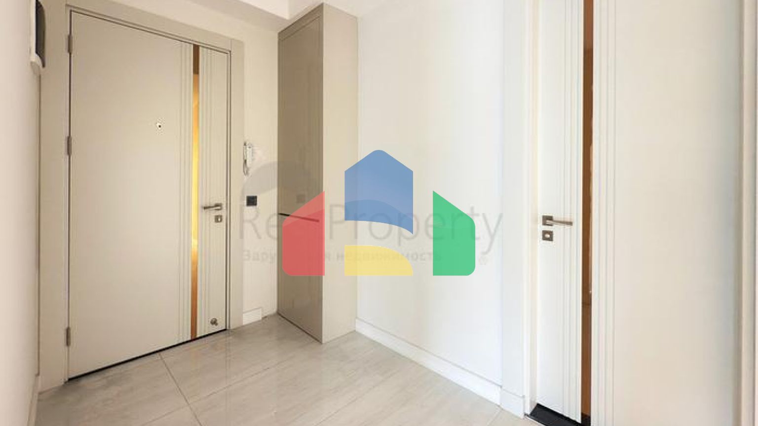 Современная квартира у моря в престижном районе Турклер