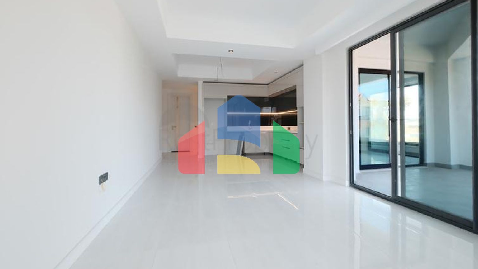 Современная квартира у моря в престижном районе Турклер