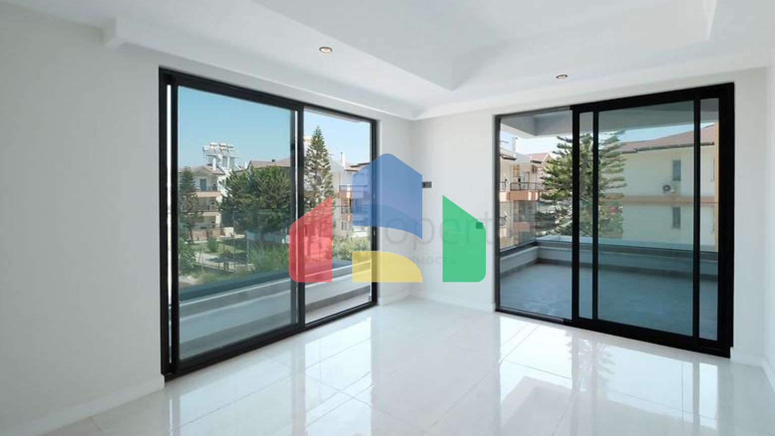 Современная квартира у моря в престижном районе Турклер