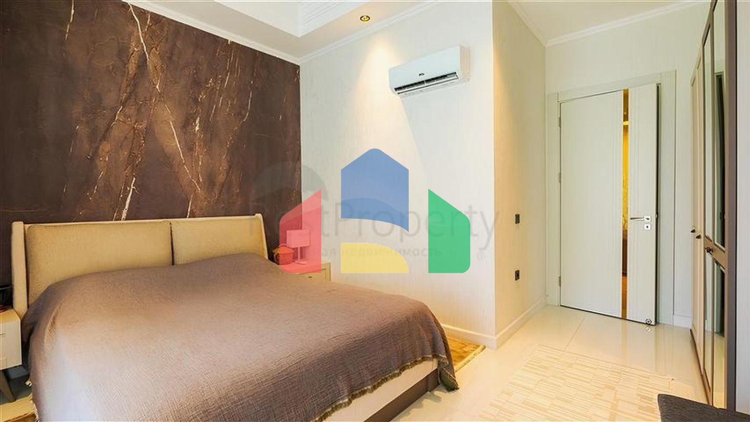 Розкішна квартира 3 + 1 з садом в елітному комплексі біля моря