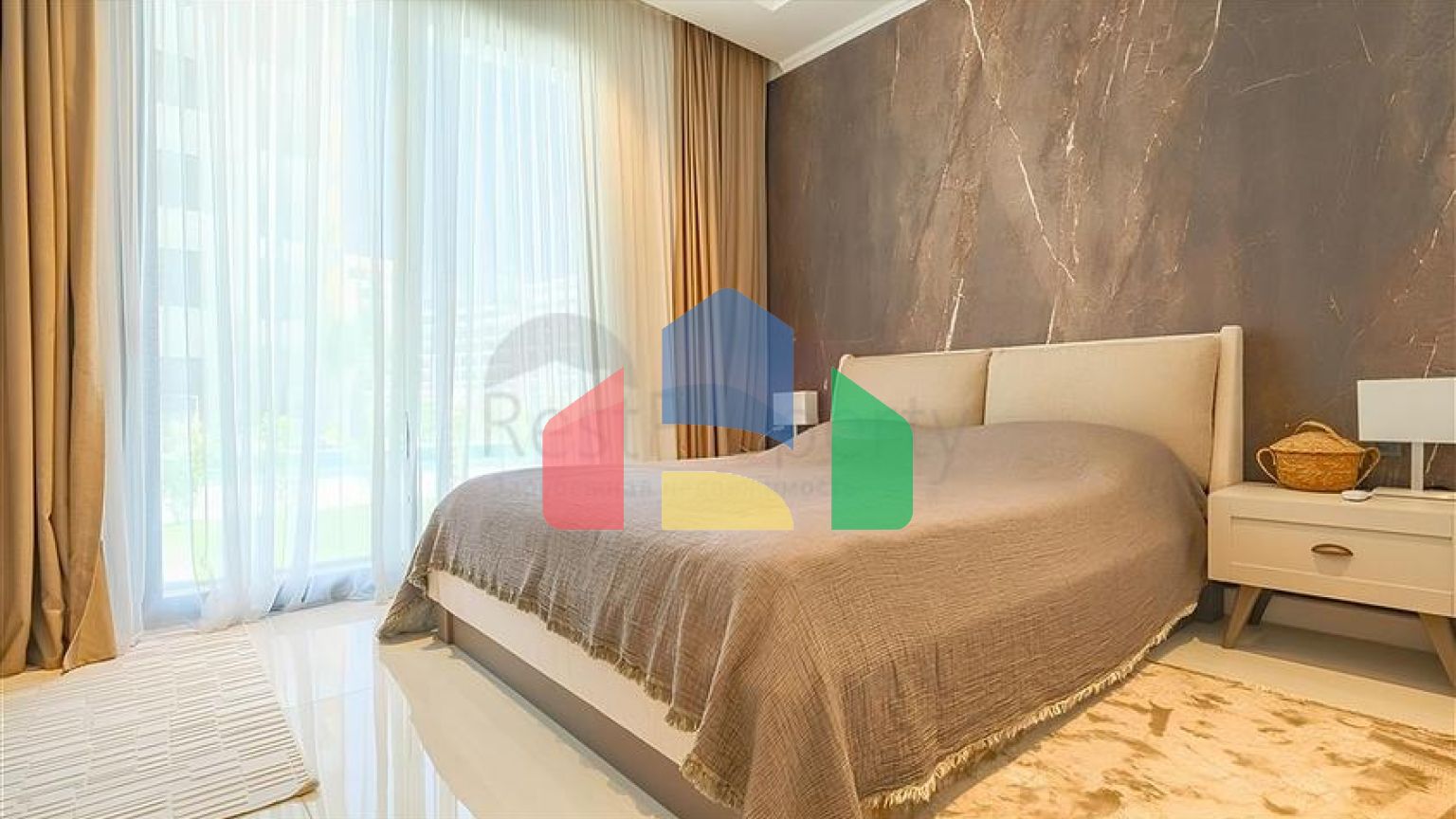 Розкішна квартира 3 + 1 з садом в елітному комплексі біля моря