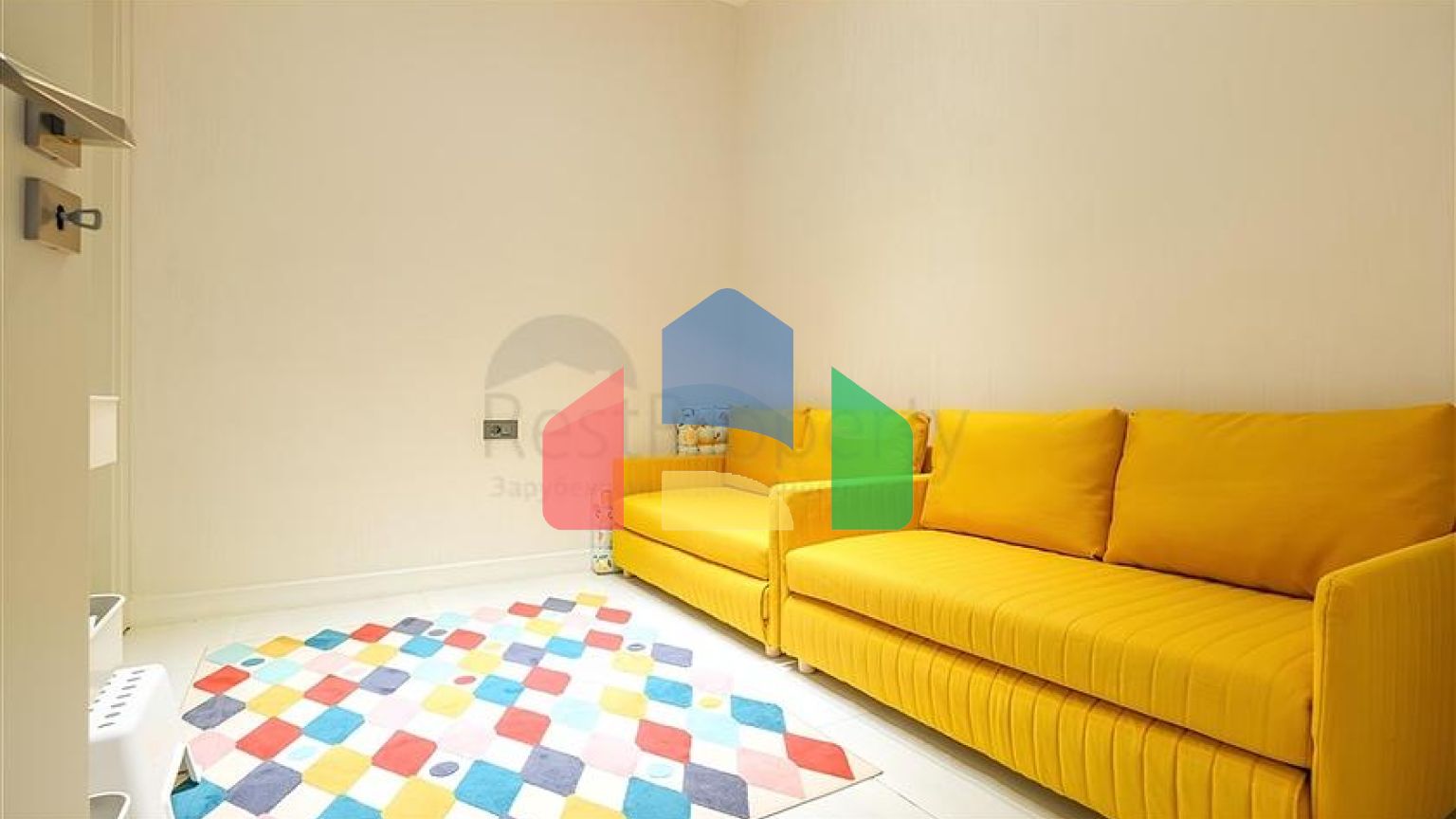 Розкішна квартира 3 + 1 з садом в елітному комплексі біля моря