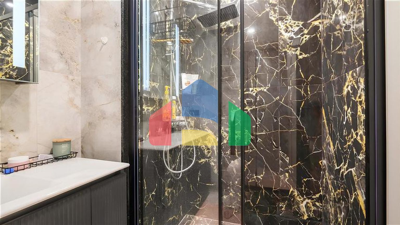 Розкішна квартира 3 + 1 з садом в елітному комплексі біля моря