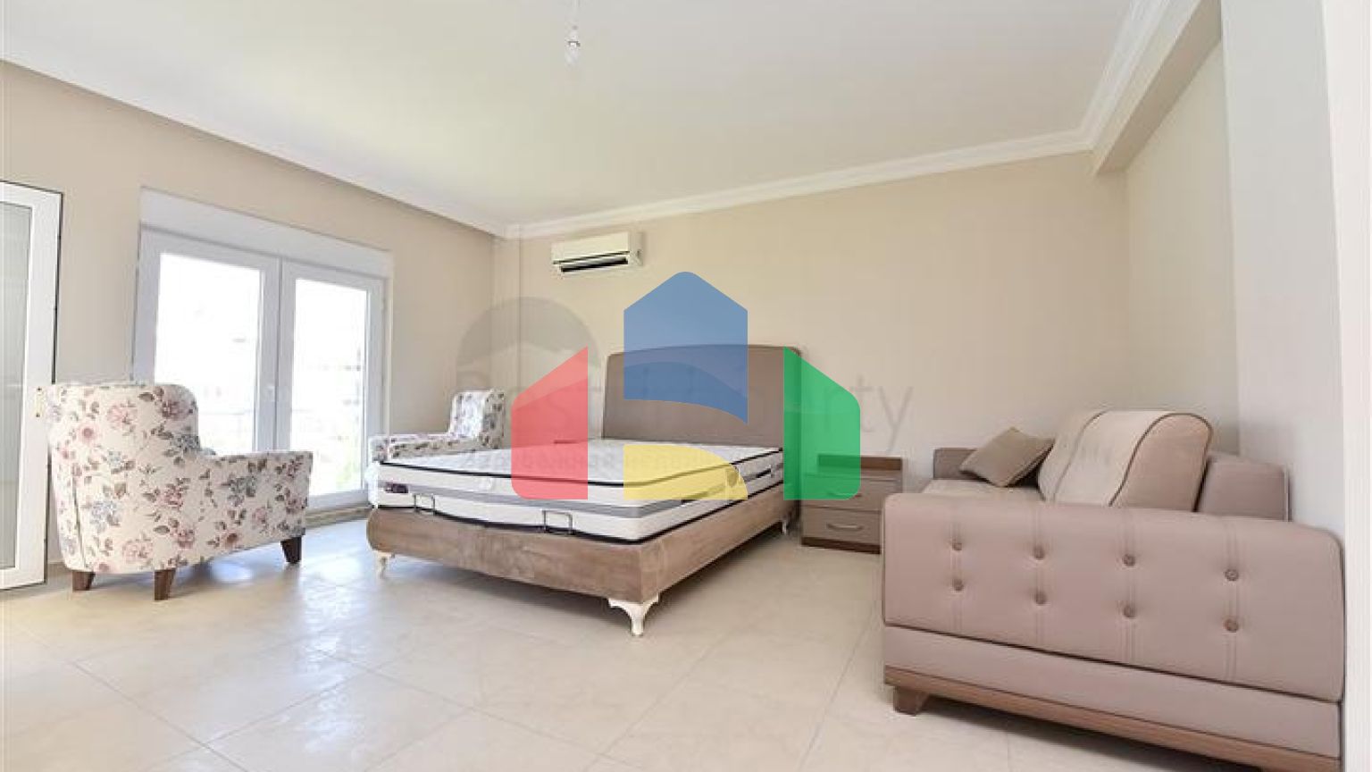 Просторный Дуплекс 3+1 в районе Турклер