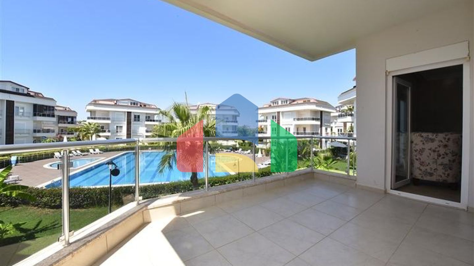 Просторный Дуплекс 3+1 в районе Турклер