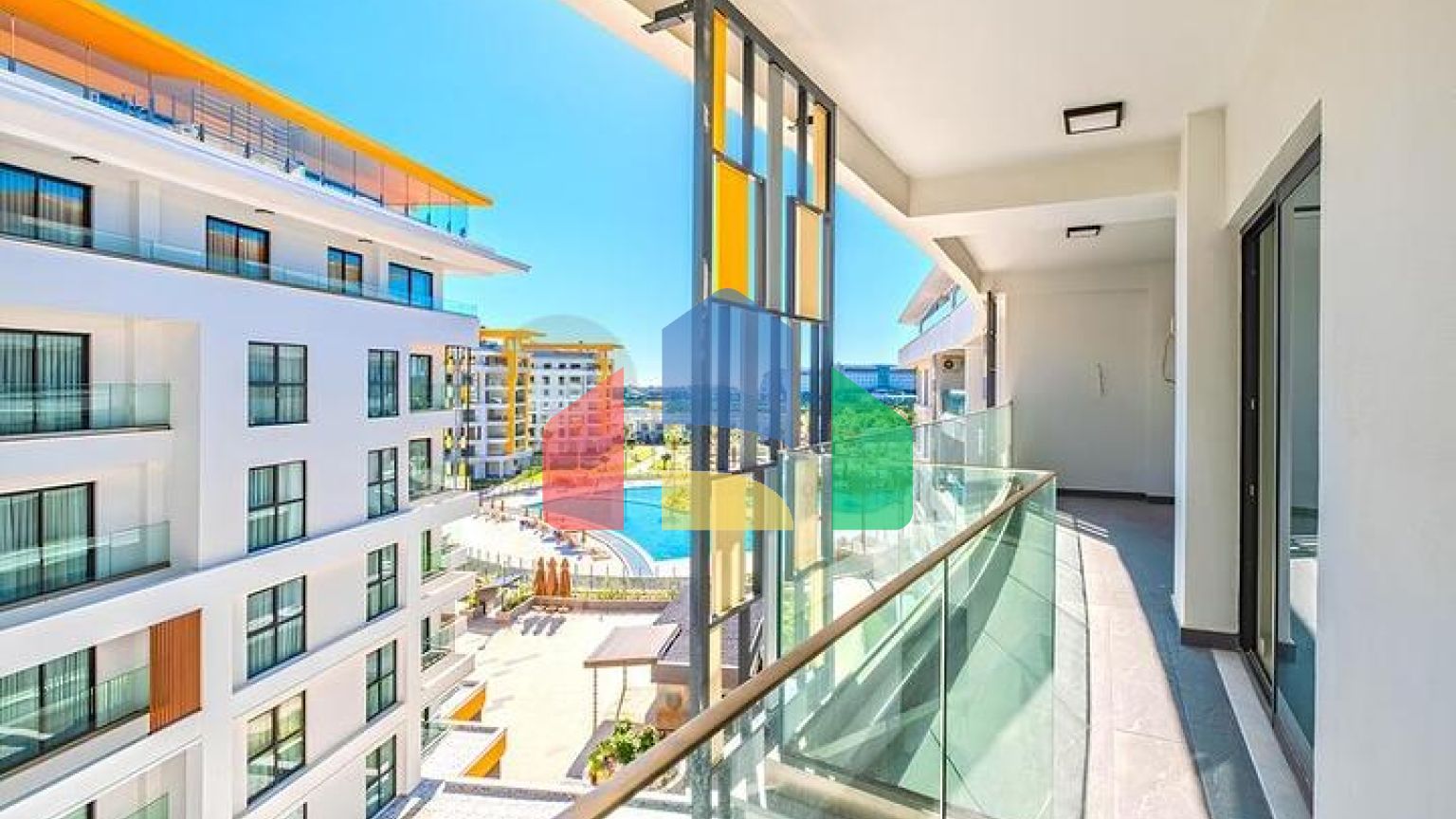 Сучасна квартира 2+1 в новому житловому комплексі біля моря в районі Тюрклер