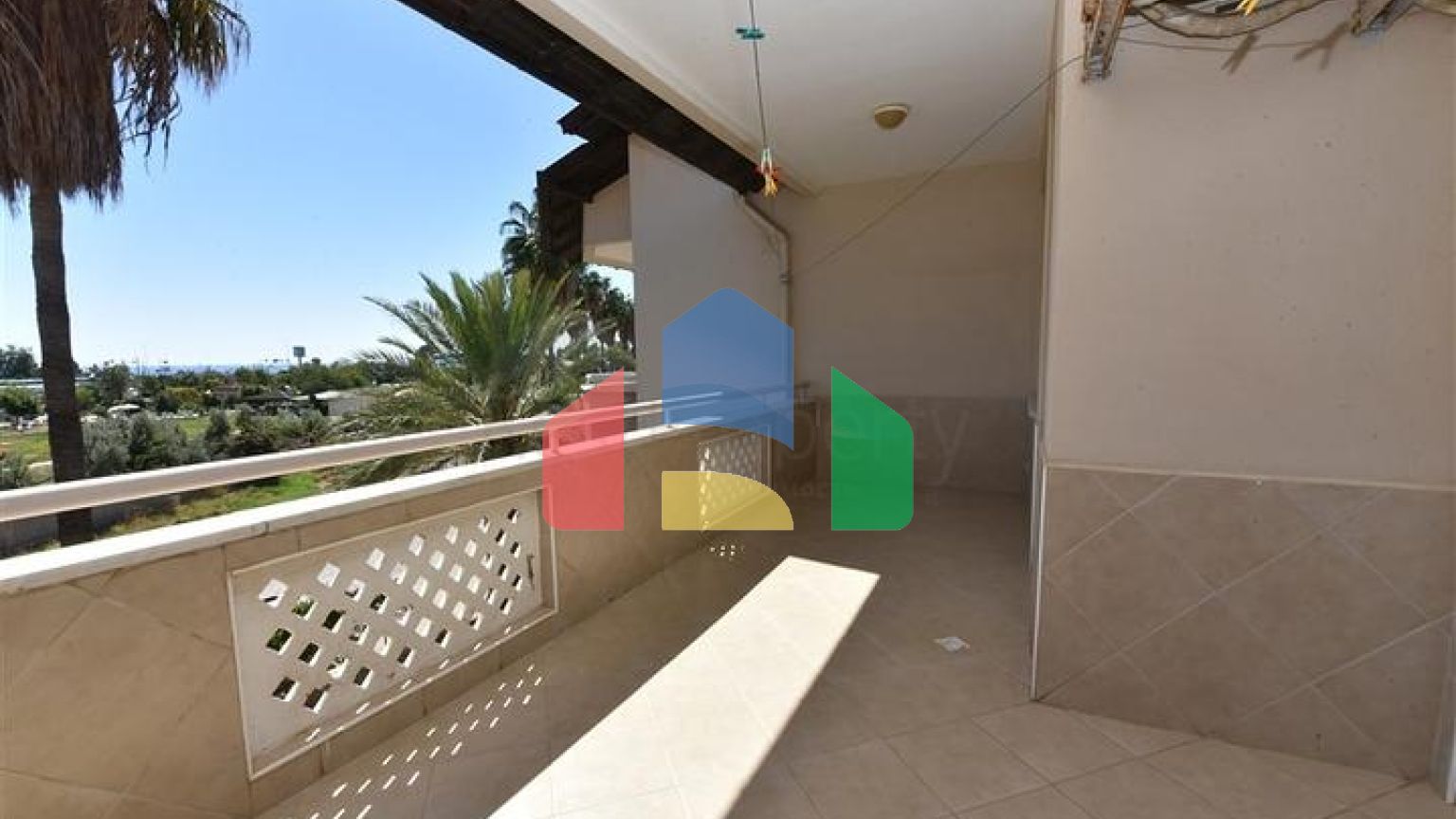 Просторная вилла  3+1 в Паялларе  – комфорт и уют рядом с морем