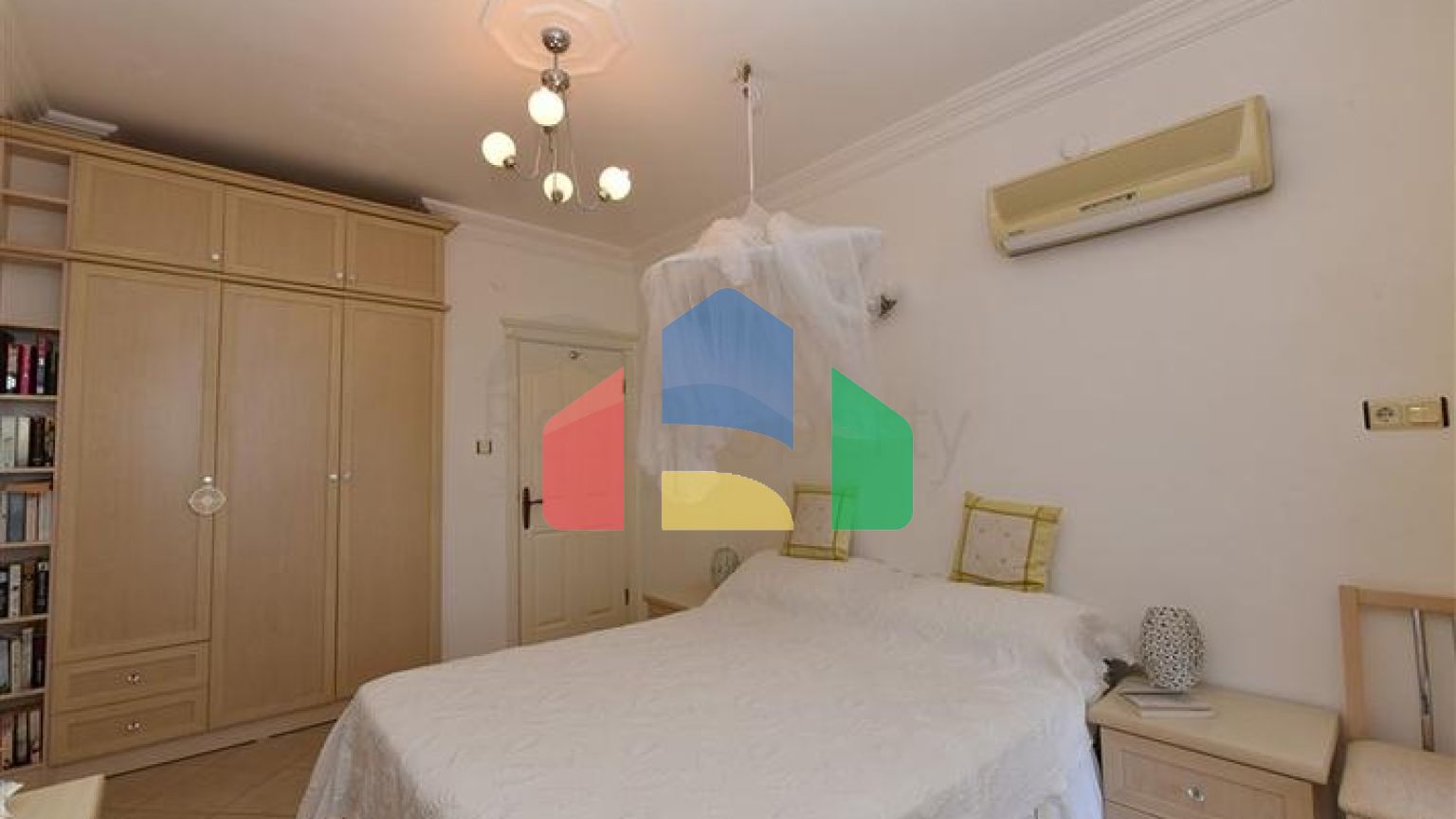 Просторная вилла  3+1 в Паялларе  – комфорт и уют рядом с морем