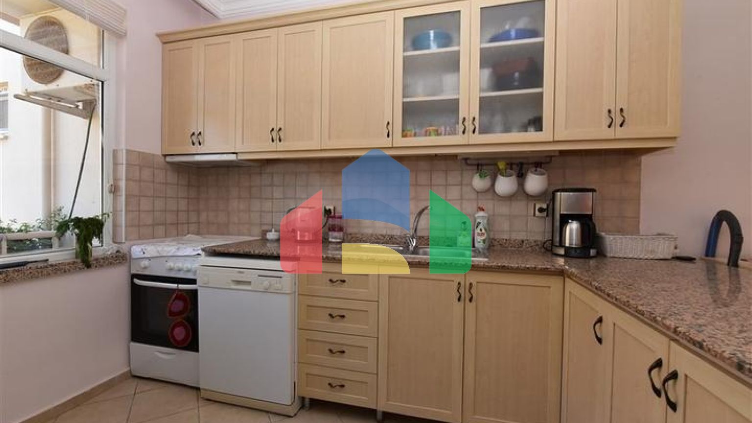 Просторная вилла  3+1 в Паялларе  – комфорт и уют рядом с морем