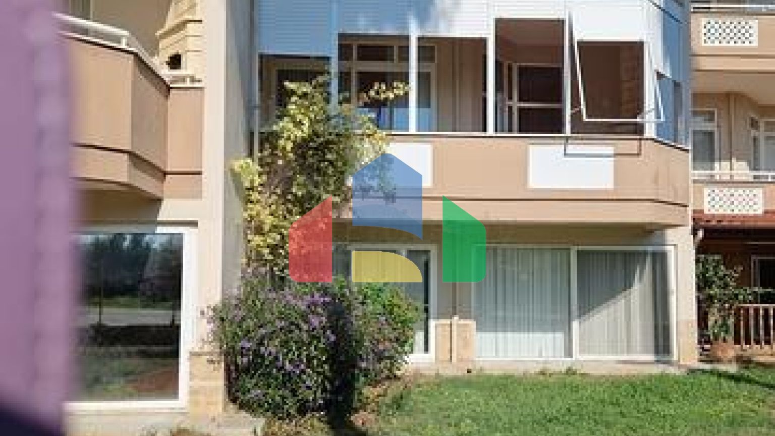 Просторная вилла  3+1 в Паялларе  – комфорт и уют рядом с морем