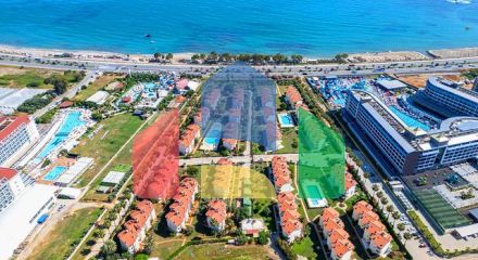 Простора мебльована вілла всього в 50 м від моря в районі Паяллар / Аланья